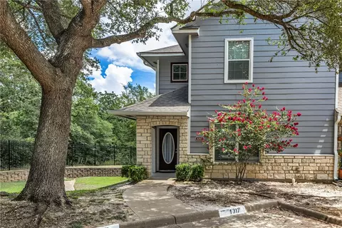 1317 Canyon Creek Cir, College Station, TX 77840