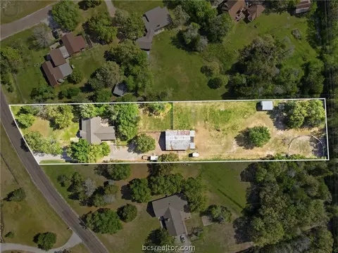 2302 Quail Run, College Station, TX 77845