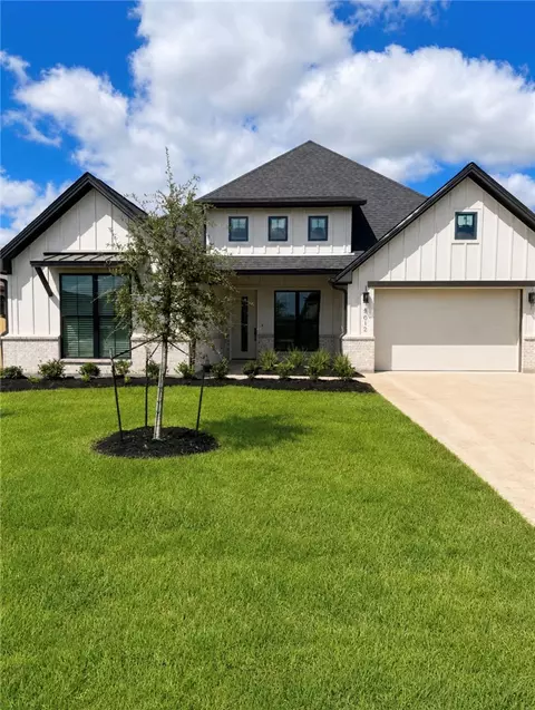 5012 Royal Arch Dr, Bryan, TX 77802