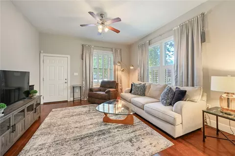 Living - 504 W 28th St, Bryan, TX 77803 photo 1 of 1
