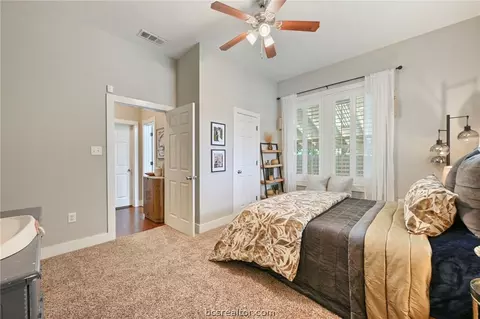 Bedroom - 504 W 28th St, Bryan, TX 77803 photo 2 of 4