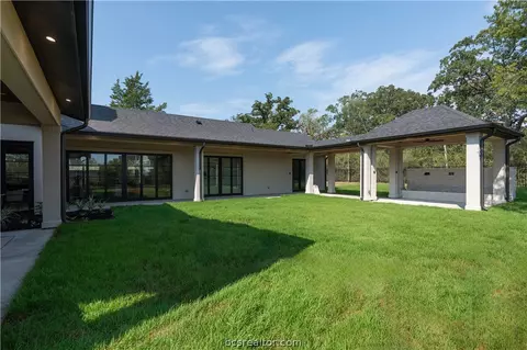 Exterior - 3000 Silverbell Ct, Bryan, TX 77807 photo 2 of 3