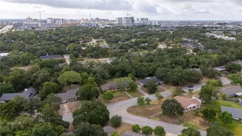 View/Area - 303 Borderbrook Dr, Bryan, TX 77801 photo 5 of 8