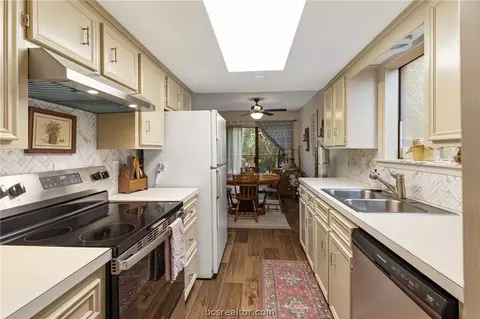 Kitchen - 602 Cache Cove A, Bryan, TX 77802 photo 2 of 5