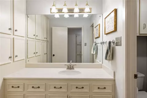 Bath - 602 Cache Cove A, Bryan, TX 77802 photo 1 of 2