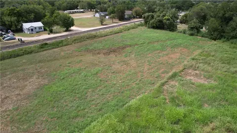906 810 7th St W, Cameron, TX 76520 photo 8