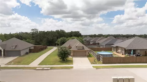 View/Area - 2029 Jester Trl, Bryan, TX 77807 photo 1 of 5