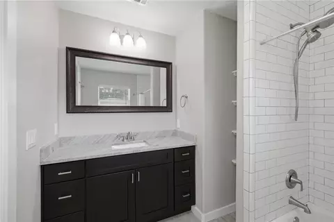Bath - 304 Dunn St, Bryan, TX 77801 photo 3 of 8