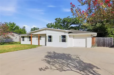 Exterior - 304 Dunn St, Bryan, TX 77801 photo 2 of 7