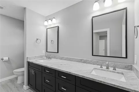 Bath - 304 Dunn St, Bryan, TX 77801 photo 6 of 7