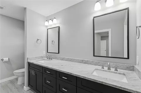 Bath - 304 Dunn St, Bryan, TX 77801 photo 6 of 8