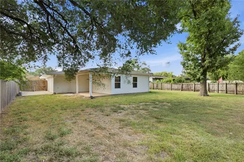 Exterior - 304 Dunn St, Bryan, TX 77801 photo 5 of 7