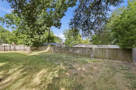 Exterior - 304 Dunn St, Bryan, TX 77801 photo 5 of 8