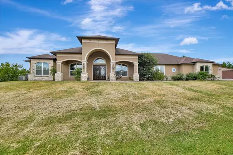 690 Meadow Bend Rd, Bellville, TX 77418