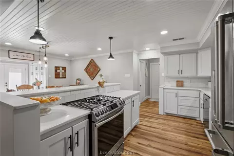 Kitchen - 1119 Lamar, Bryan, TX 77802 photo 2 of 2