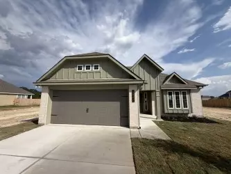 Exterior - 5680 Fox Bluff Dr, Bryan, TX 77807 photo 2 of 3