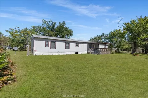 503 Turner Dr, Navasota, TX 77868