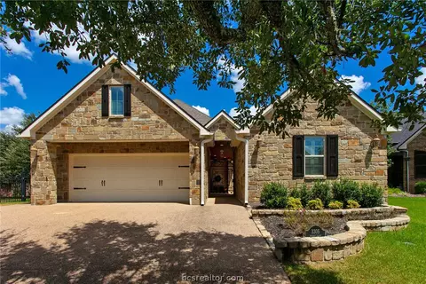 3305 Durant Ct, Bryan, TX 77802