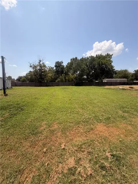 404 N Wrangler St, Franklin, TX 77856