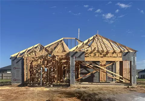 7808 Leadtree Dr, Navasota, TX 77868