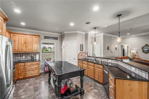 Kitchen - 8748 Tejas Ranch Loop, Bryan, TX 77808 photo 4 of 6