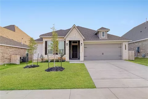 6210 Pocono Dr, College Station, TX 77845