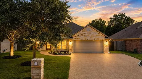 3711 Dove Crossing Ln, College Station, TX 77845