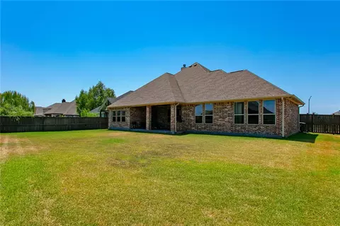 Exterior - 5015 Highline Dr, Bryan, TX 77802 photo 8 of 9