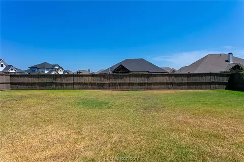 Exterior - 5015 Highline Dr, Bryan, TX 77802 photo 9 of 9