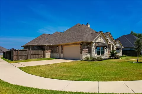 Exterior - 5015 Highline Dr, Bryan, TX 77802 photo 2 of 9
