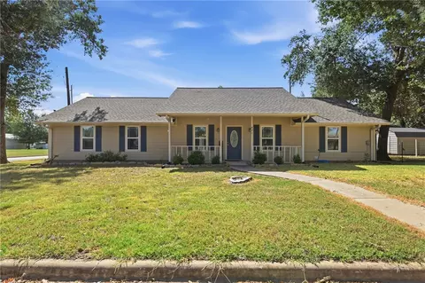471 8th St, Somerville, TX 77879