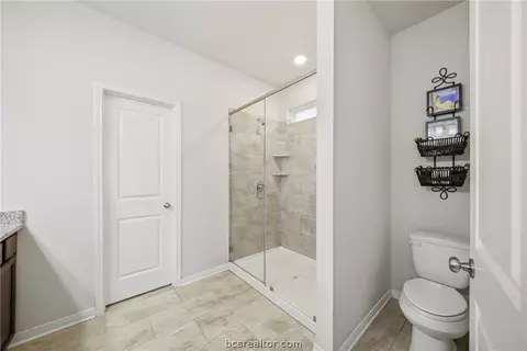 Bath - 3011 Stevens Dr, Bryan, TX 77803 photo 2 of 3