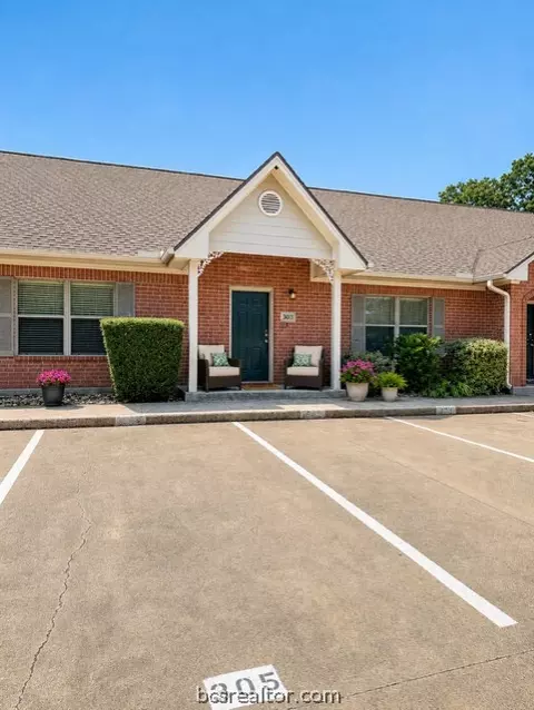 1702 Deacon Drive 303, College Station, TX 77845