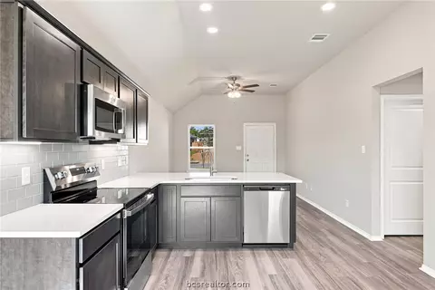 Kitchen - 2789 Buccaneer Trl, Bryan, TX 77803 photo 4 of 4