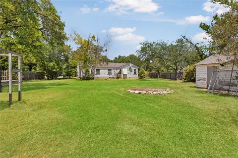 Exterior - 305 Hensel Ave, Bryan, TX 77801 photo 5 of 18