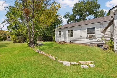 Exterior - 305 Hensel Ave, Bryan, TX 77801 photo 3 of 18