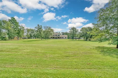26 Woodland Hills Dr, Huntsville, TX 77320