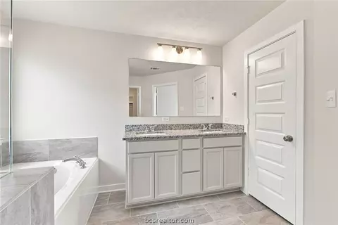 Bath - 2517 Maskavich Ct, Bryan, TX 77807 photo 4 of 4