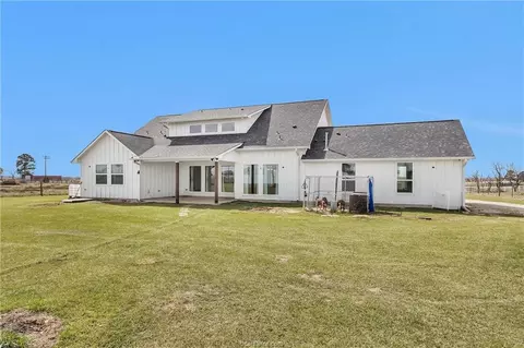 Exterior - 36244 Cochran Rd, Waller, TX 77484 photo 8 of 10