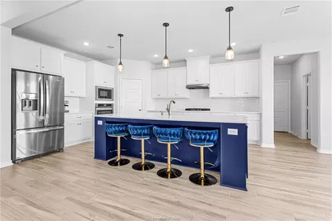 Kitchen - 36244 Cochran Rd, Waller, TX 77484 photo 1 of 3