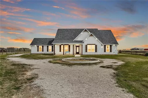 Exterior - 36244 Cochran Rd, Waller, TX 77484 photo 4 of 10