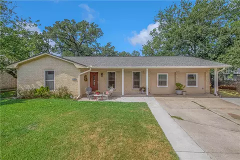 1204 Berkeley St, College Station, TX 77840