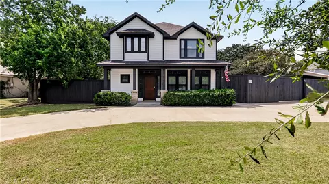 210 Rosemary Ln, College Station, TX 77840