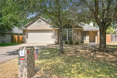 3207 Neuburg Ct, College Station, TX 77845