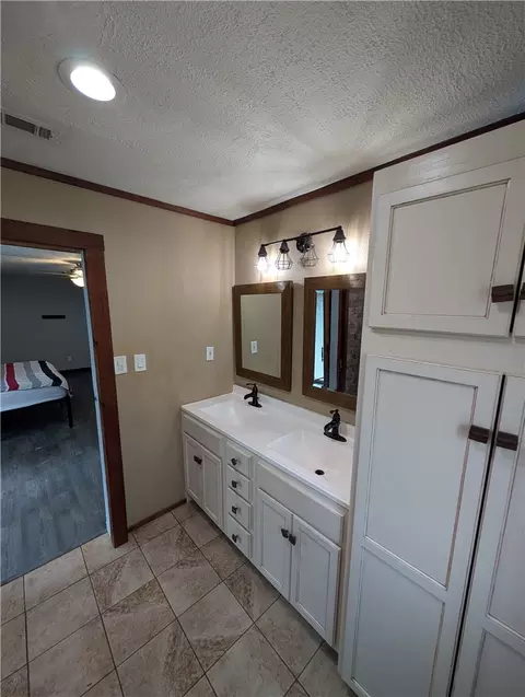 Bath - 10434 Which Way, Bryan, TX 77807 photo 3 of 5