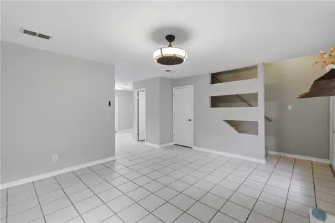 1904 Dartmouth Street R6, College Station, TX 77840