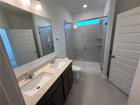 Bath - 1916 Mcarthur Ave, Bryan, TX 77803 photo 3 of 3