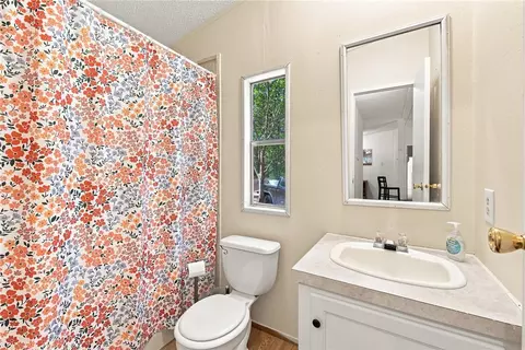 Bath - 12380 Post Oak Ln, Bryan, TX 77807 photo 3 of 3