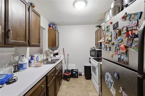 Kitchen - 1919 Pine Tree Dr, Bryan, TX 77802 photo 5 of 6