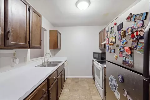 Kitchen - 1919 Pine Tree Dr, Bryan, TX 77802 photo 4 of 6